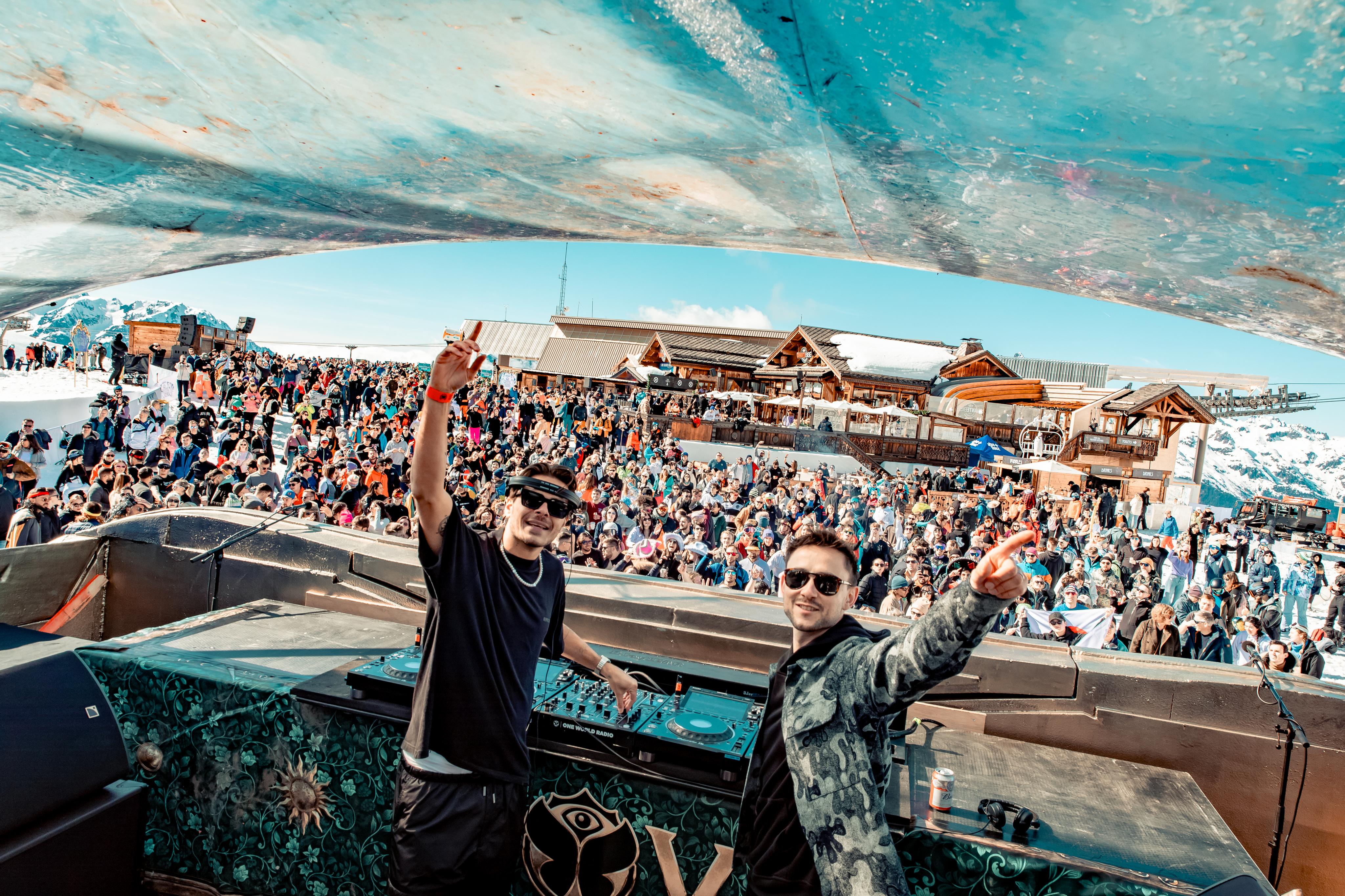 VASIC×TOMORROWLAND/PORT MINIMINI Casey's First Trip to Tomorrowland | Official Clip - YouTube
