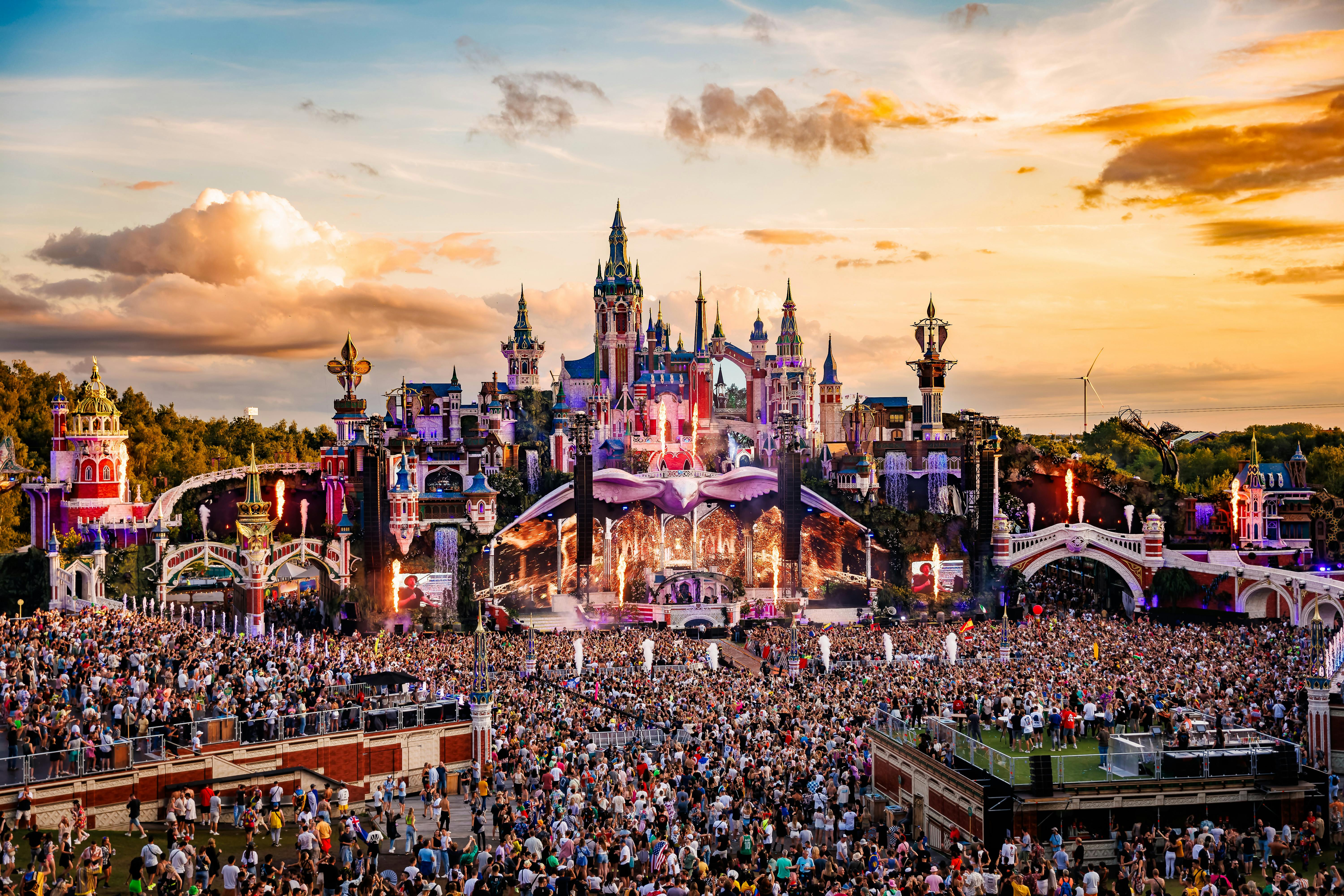 Adscendo Mainstage