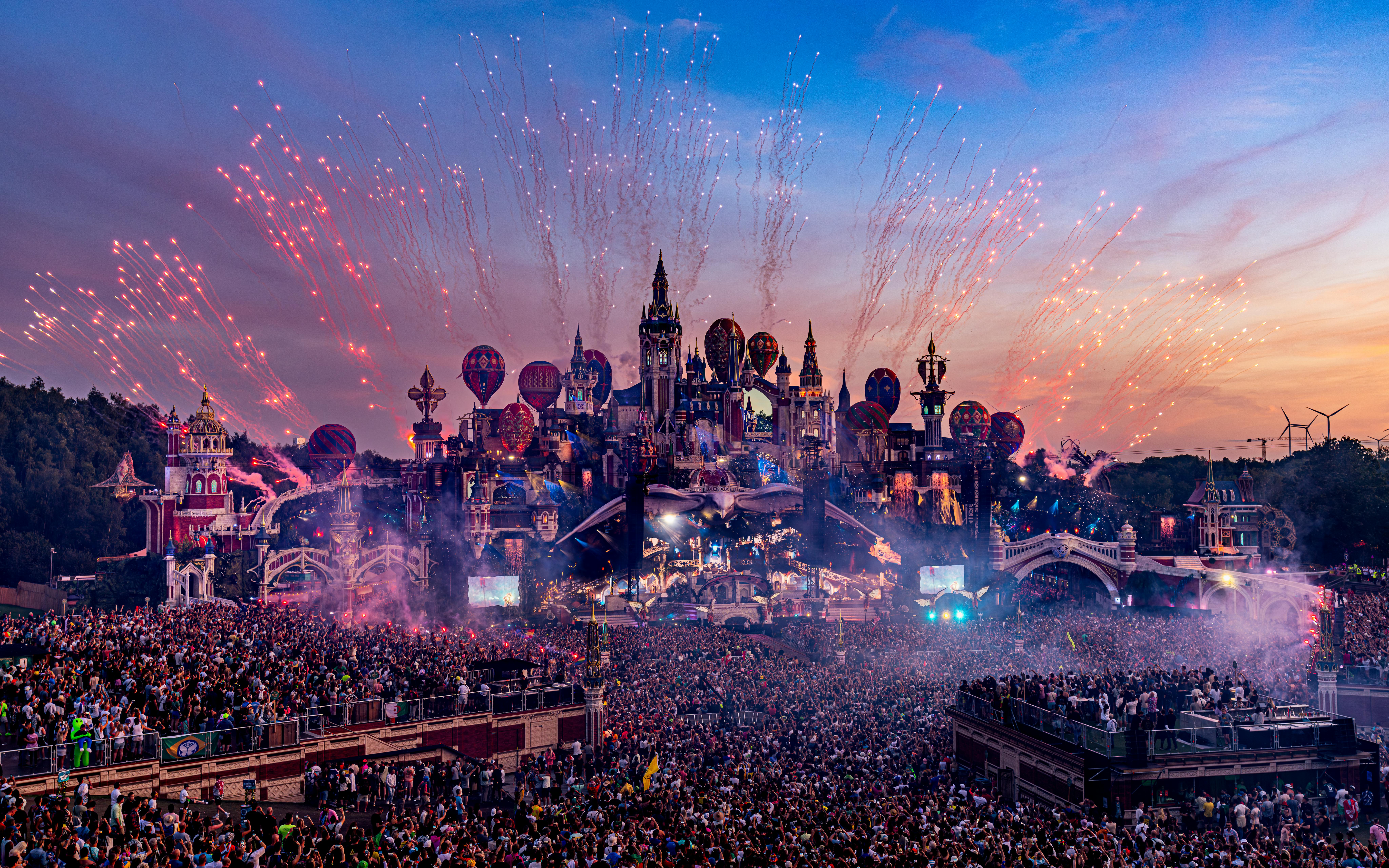 Adscendo Mainstage