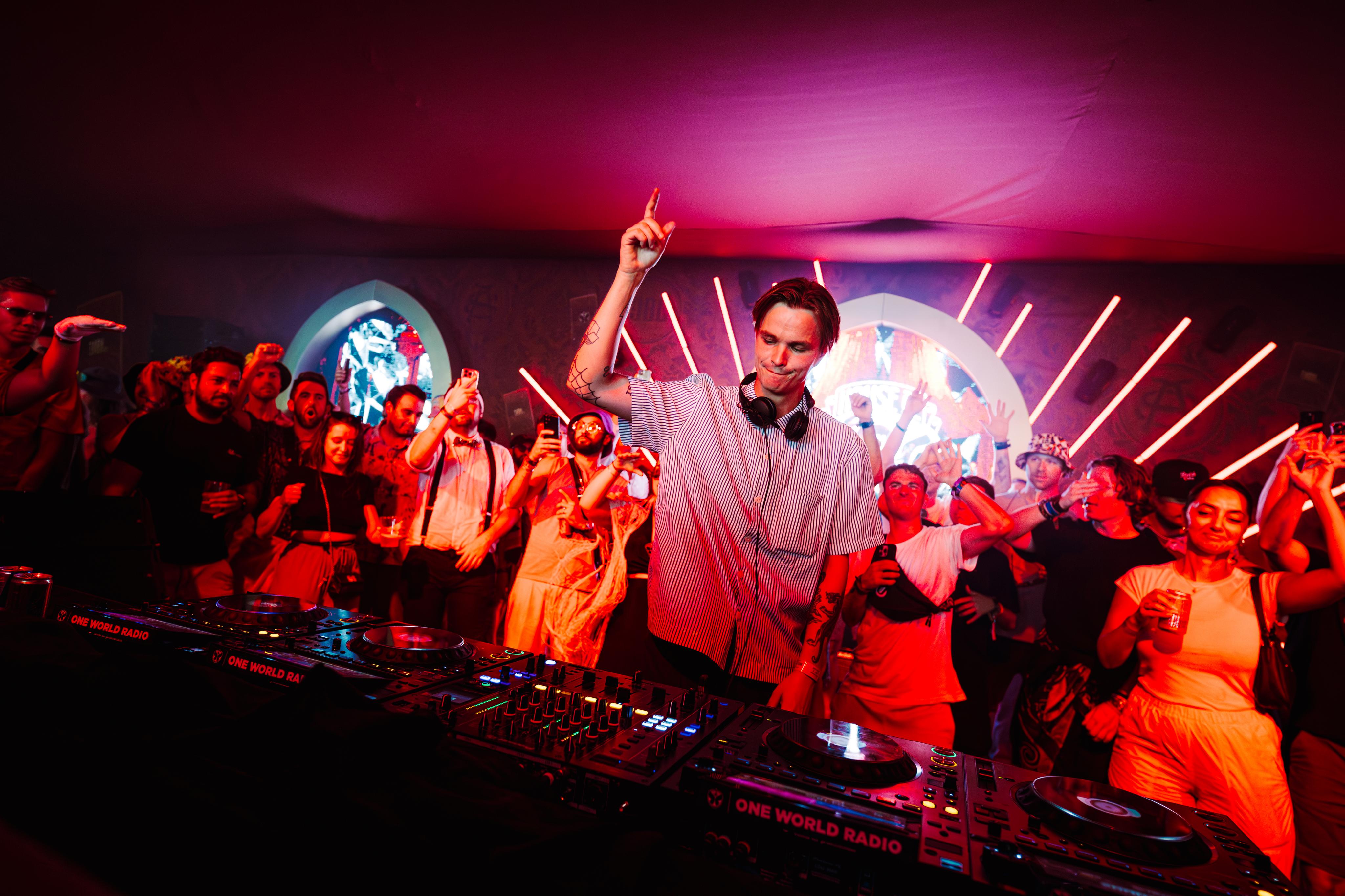 yyana　2着　TOMORROWLAND WOMENS RECOMMEND ITEM】 〈TOMORROWLAND 木更津店〉 1、 KNIT